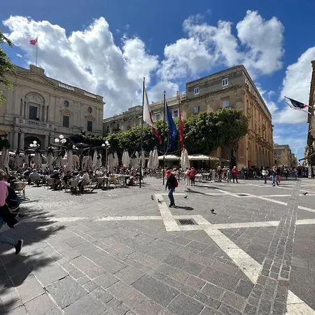 Center By Arco Collection 瓦莱塔