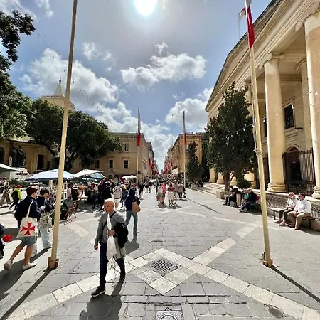 Center By Arcobnb Valletta
