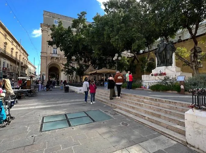 Center By Arco Collection *