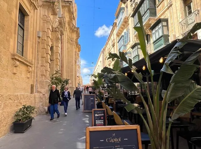 Center By Arco Collection