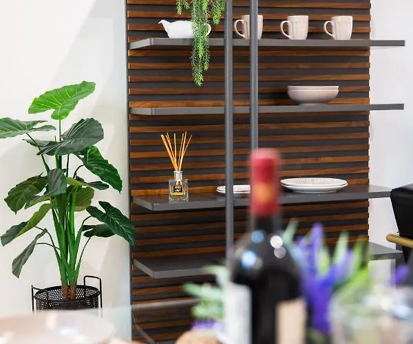 Center By Arco Collection * Valletta