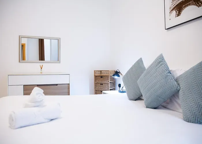 Center By Arco Collection