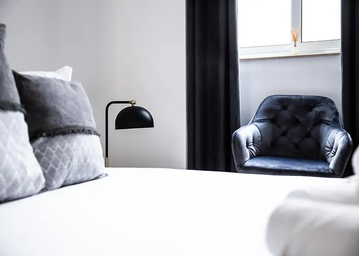 Center By Arco Collection Valletta