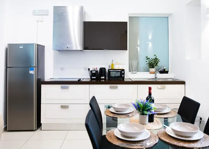 Center By Arco Collection Valletta