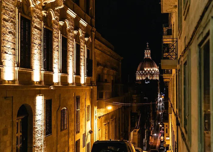 Center By Arco Collection