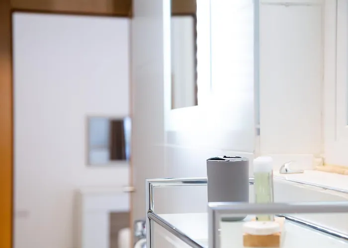 Center By Arco Collection Valletta