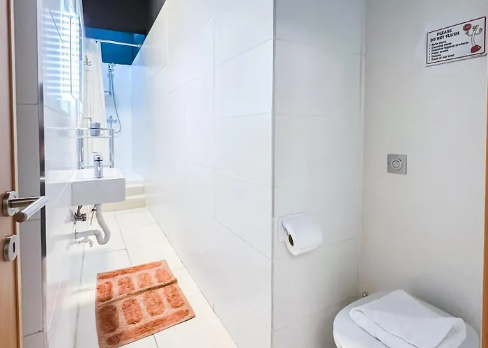 Center By Arco Collection Valletta