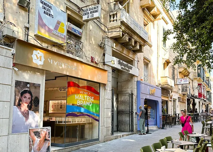 Center By Arco Collection Valletta